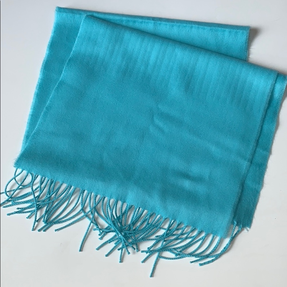 Cashmere Women’s Fringed Scarf in Aqua Blue